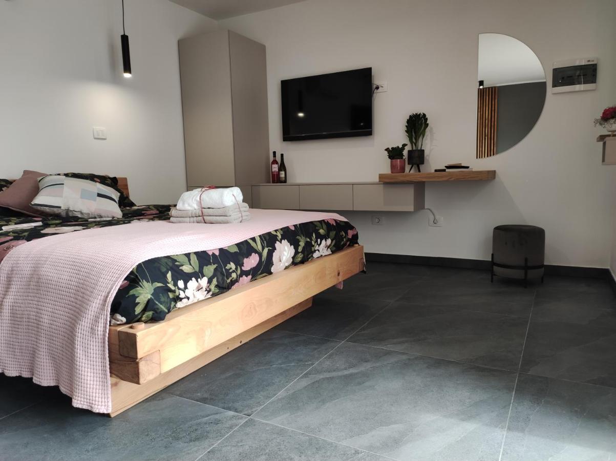 Boutique Rooms By Petric Winery Dobravlje Екстериор снимка